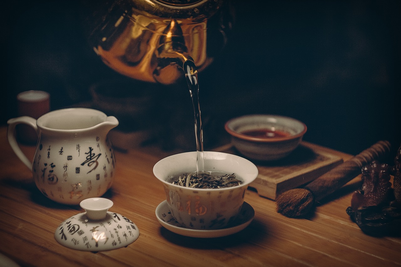Herbata – czarna, zielona czy czerwona? Którą z nich warto pić?